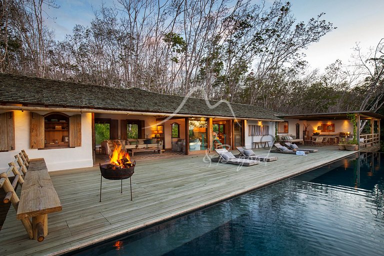 Exuberant home surrounded by nature in Trancoso