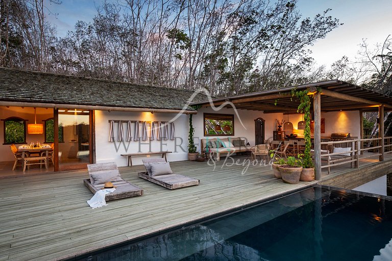 Exuberant home surrounded by nature in Trancoso