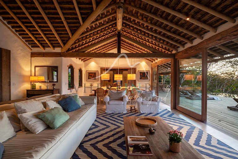 Exuberant home surrounded by nature in Trancoso