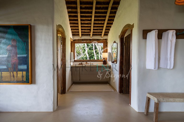 Exuberant home surrounded by nature in Trancoso