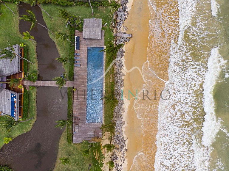 Luxury beachfront villa with pool in Trancoso