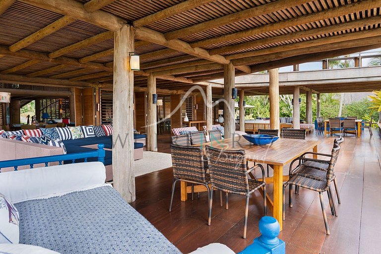 Luxury beachfront villa with pool in Trancoso