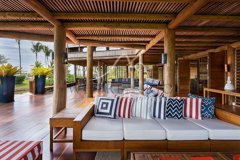 Luxury beachfront villa with pool in Trancoso