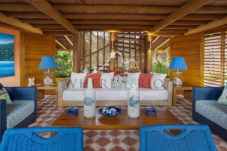 Luxury beachfront villa with pool in Trancoso