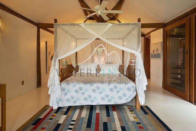Luxury beachfront villa with pool in Trancoso