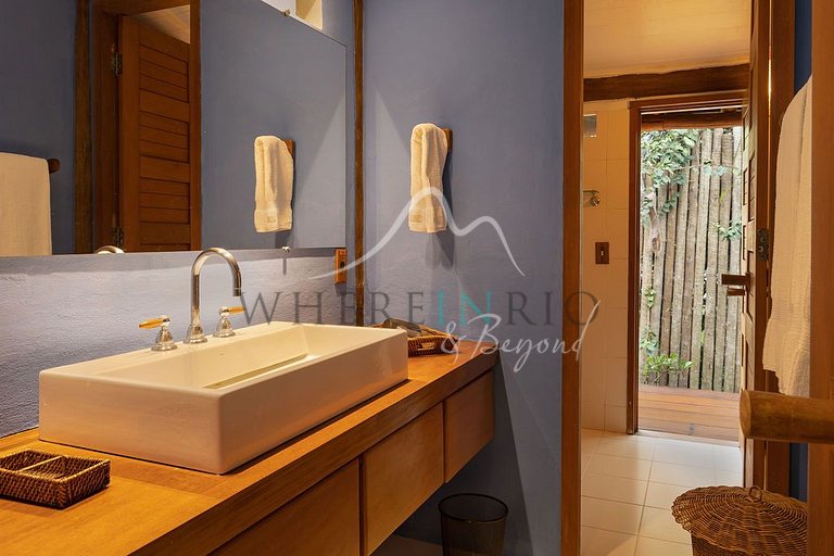 Luxury beachfront villa with pool in Trancoso