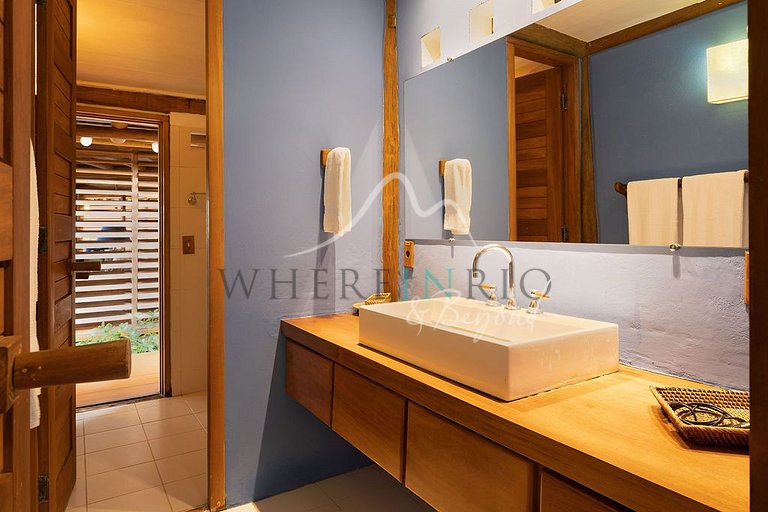 Luxury beachfront villa with pool in Trancoso