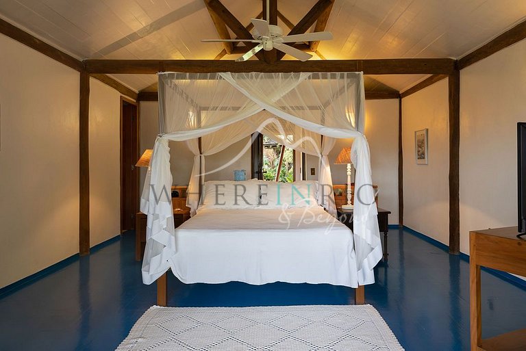 Luxury beachfront villa with pool in Trancoso