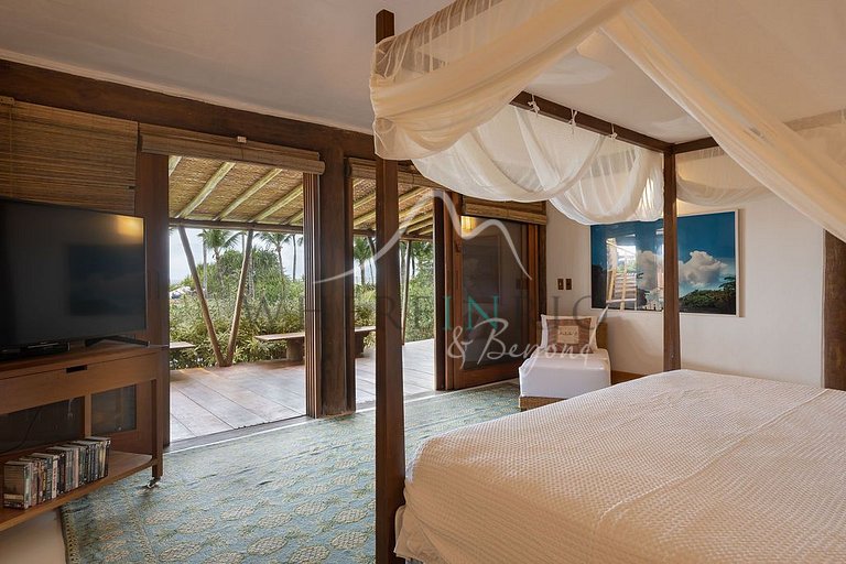 Luxury beachfront villa with pool in Trancoso