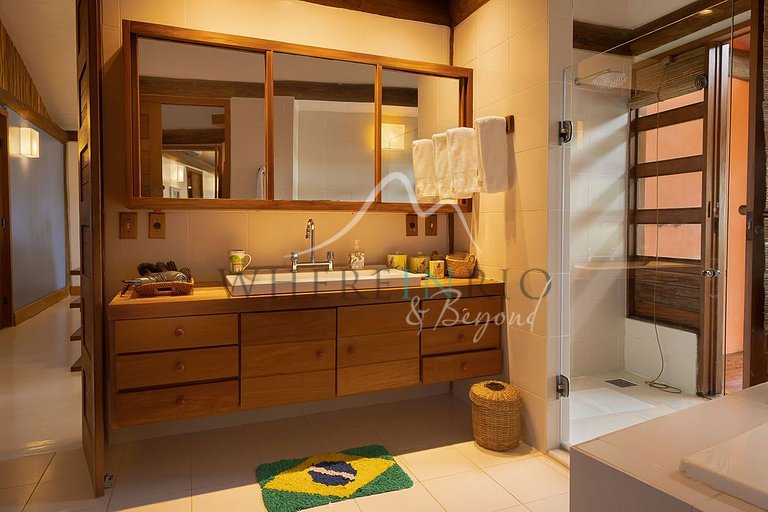 Luxury beachfront villa with pool in Trancoso