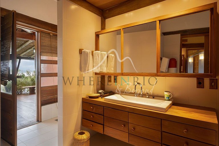 Luxury beachfront villa with pool in Trancoso
