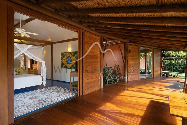 Luxury beachfront villa with pool in Trancoso