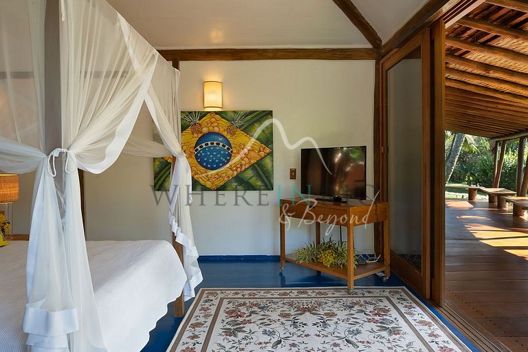 Luxury beachfront villa with pool in Trancoso