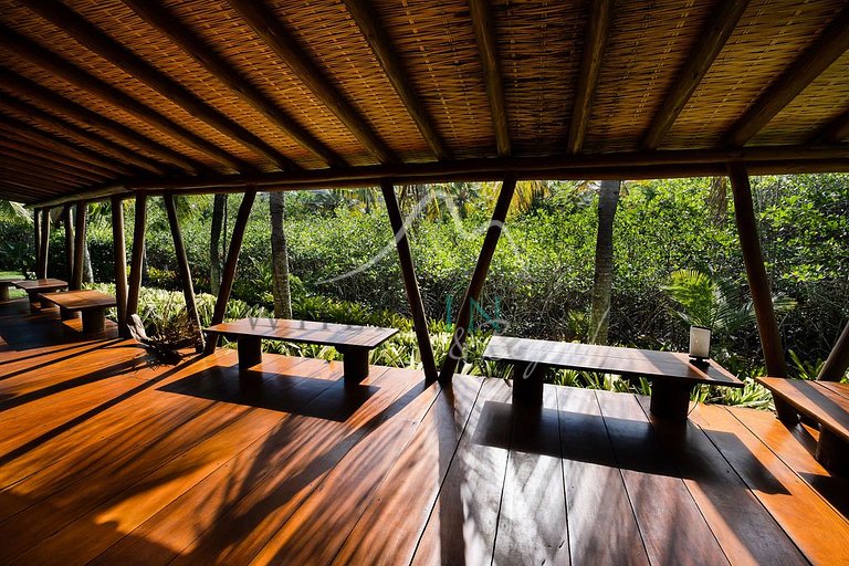 Luxury beachfront villa with pool in Trancoso