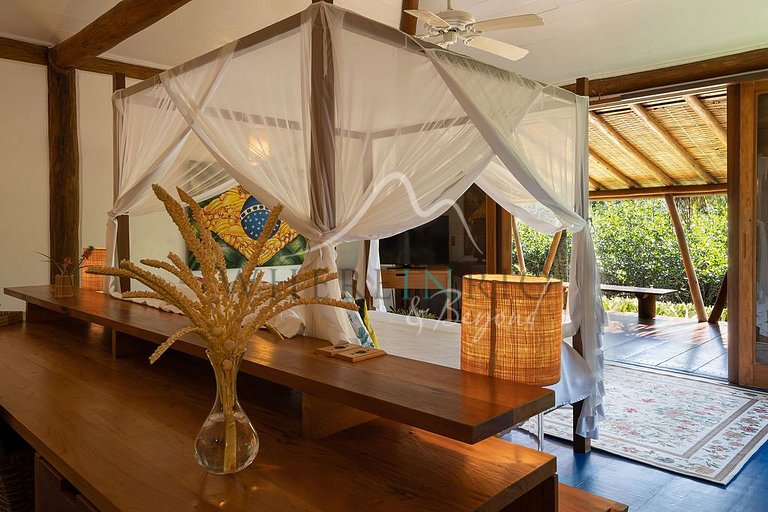 Luxury beachfront villa with pool in Trancoso