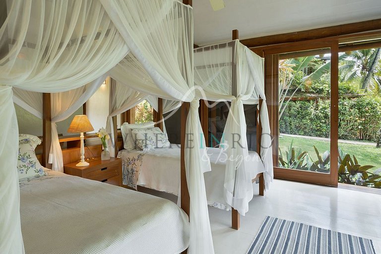 Luxury beachfront villa with pool in Trancoso