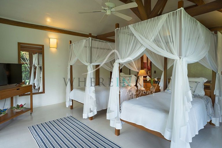 Luxury beachfront villa with pool in Trancoso