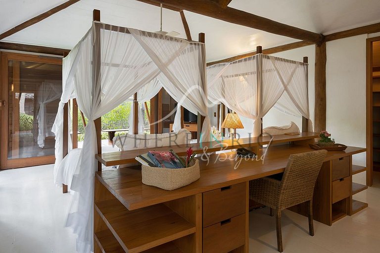 Luxury beachfront villa with pool in Trancoso