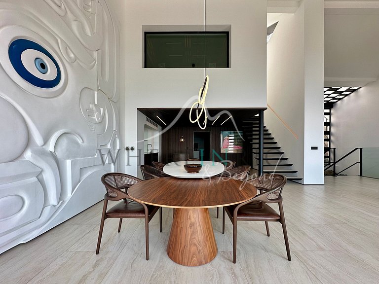Luxury Home with Full Leisure Area in Joá.