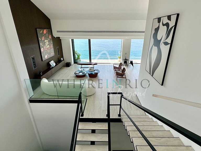 Luxury Home with Full Leisure Area in Joá.