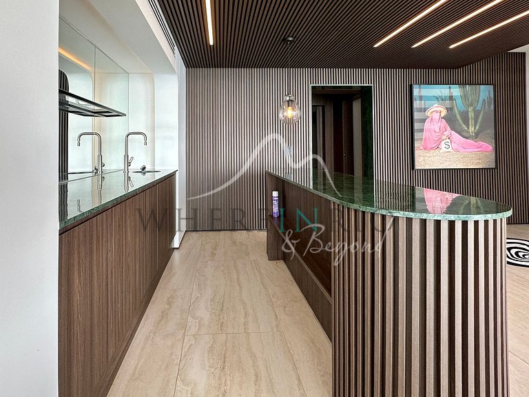 Luxury Home with Full Leisure Area in Joá.