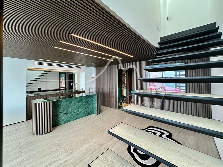 Luxury Home with Full Leisure Area in Joá.