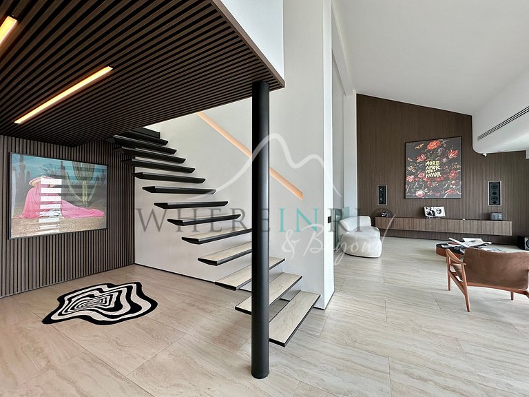 Luxury Home with Full Leisure Area in Joá.
