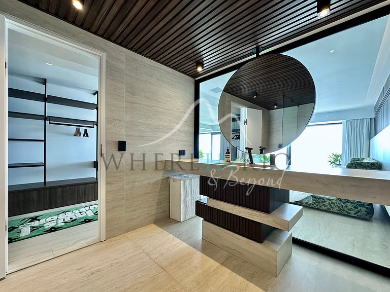 Luxury Home with Full Leisure Area in Joá.
