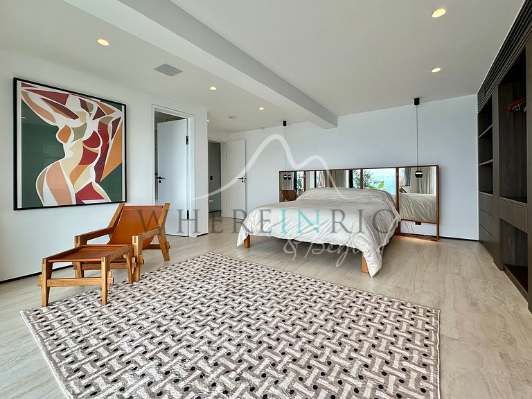 Luxury Home with Full Leisure Area in Joá.