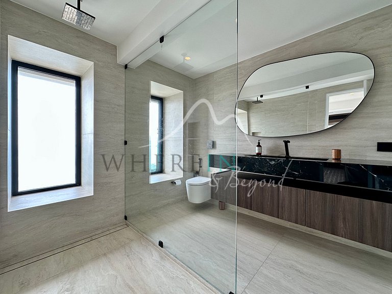 Luxury Home with Full Leisure Area in Joá.