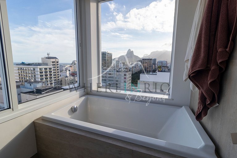 Duplex penthouse with a view of the Dois Irmãos