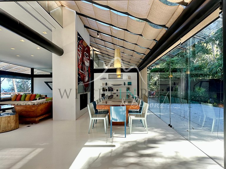 Spectacular 4 bedroom house with pool for rent in Joatinga