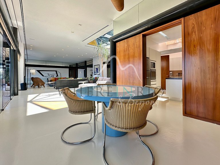 Spectacular 4 bedroom house with pool for rent in Joatinga