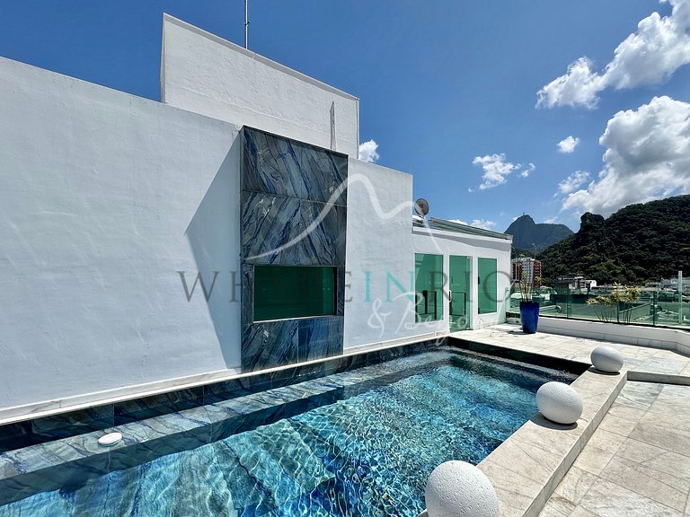 5-bedroom ocean-view penthouse in Copacabana