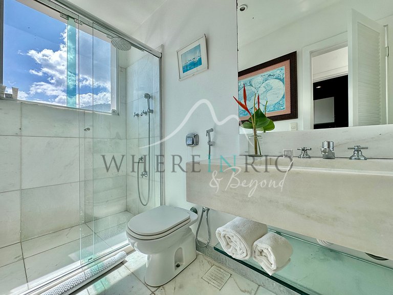 5-bedroom ocean-view penthouse in Copacabana