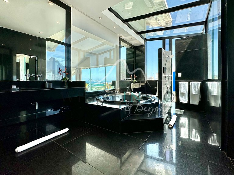 Cobertura com vista mar de 5 quartos em Copacabana