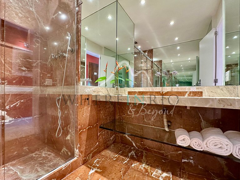 5-bedroom ocean-view penthouse in Copacabana