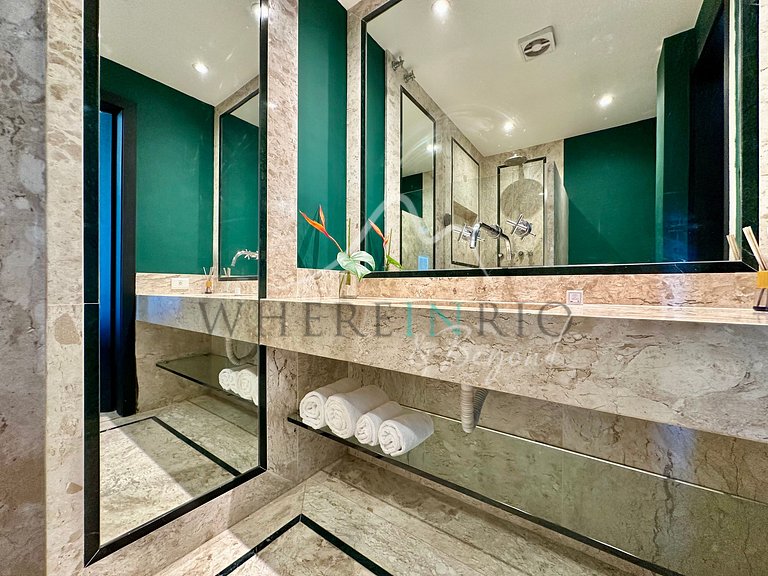 5-bedroom ocean-view penthouse in Copacabana