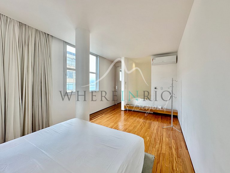 Luxurious vacation penthouse in Copacabana