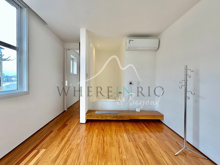 Luxurious vacation penthouse in Copacabana