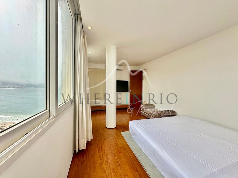 Luxurious vacation penthouse in Copacabana