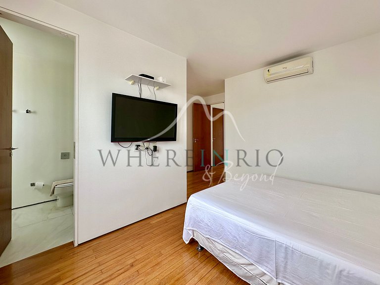 Luxurious vacation penthouse in Copacabana