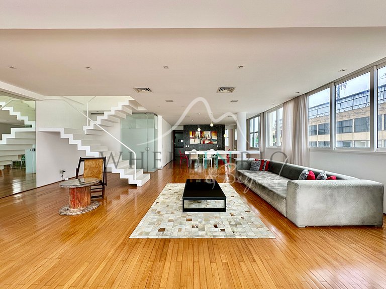 Luxurious vacation penthouse in Copacabana