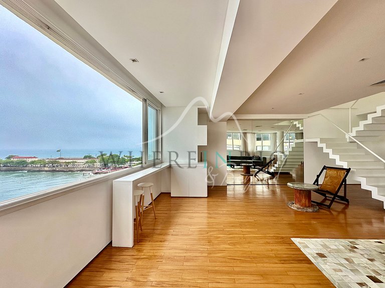 Luxurious vacation penthouse in Copacabana
