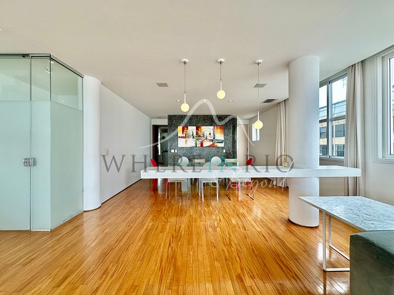 Luxurious vacation penthouse in Copacabana