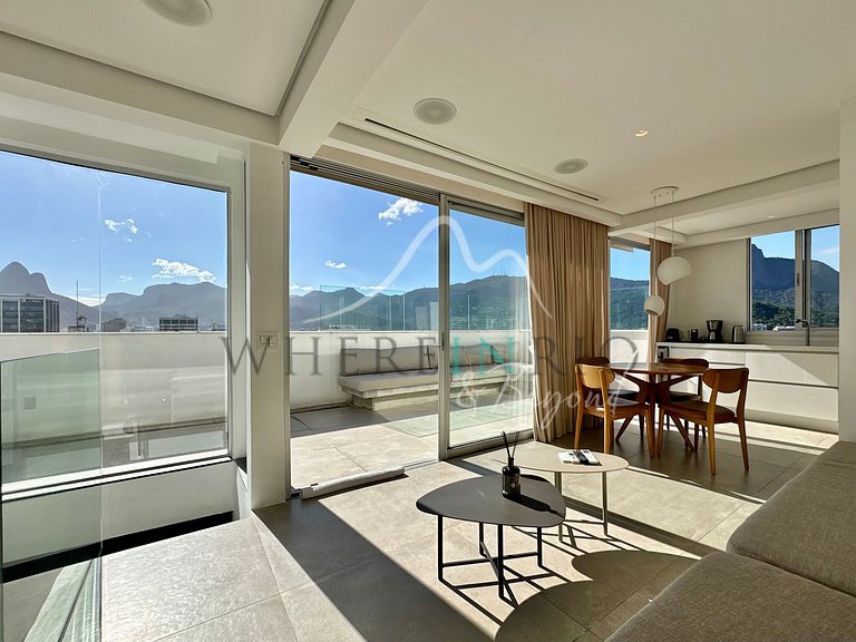 Triplex penthouse with pool in Ipanema