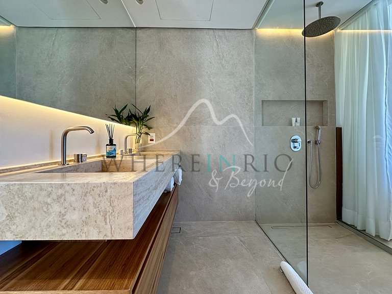 Triplex penthouse with pool in Ipanema