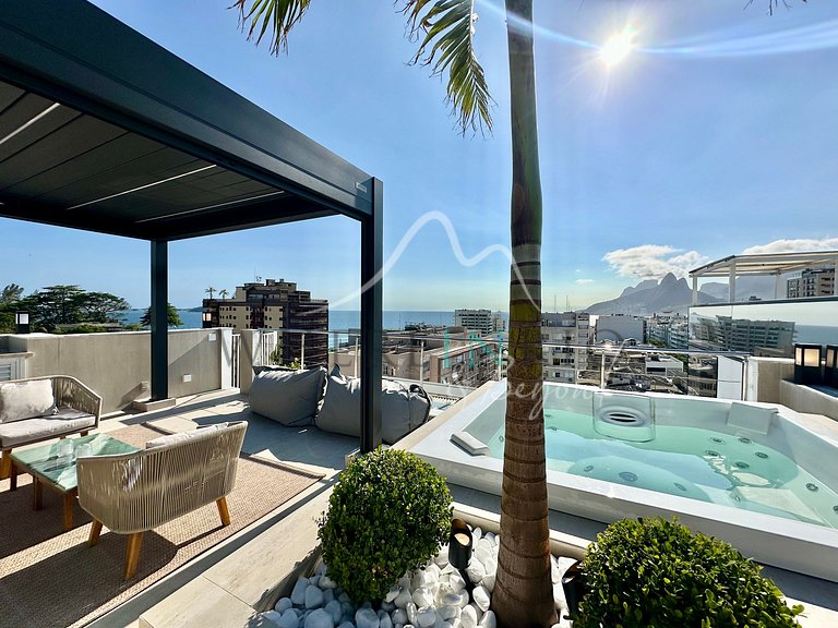 Luxury penthouse for vacation rental in Arpoador