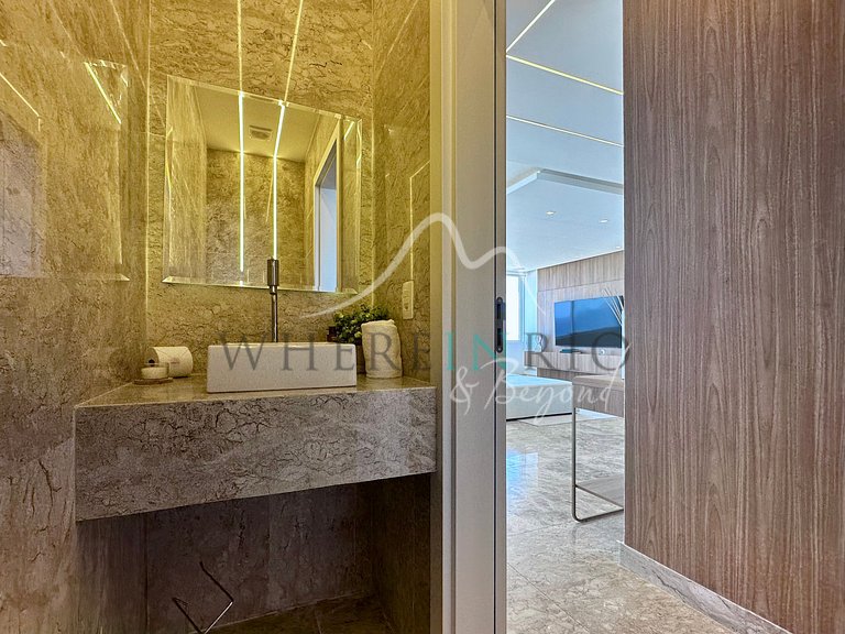Beachfront apartment in Copacabana