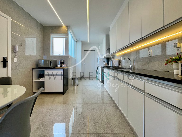 Beachfront apartment in Copacabana